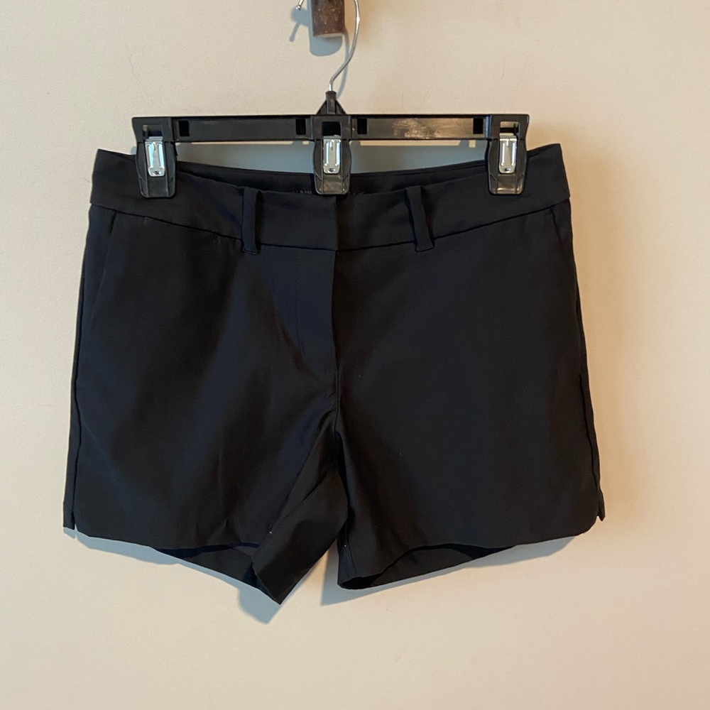 Nike golf shorts size 2 like new
